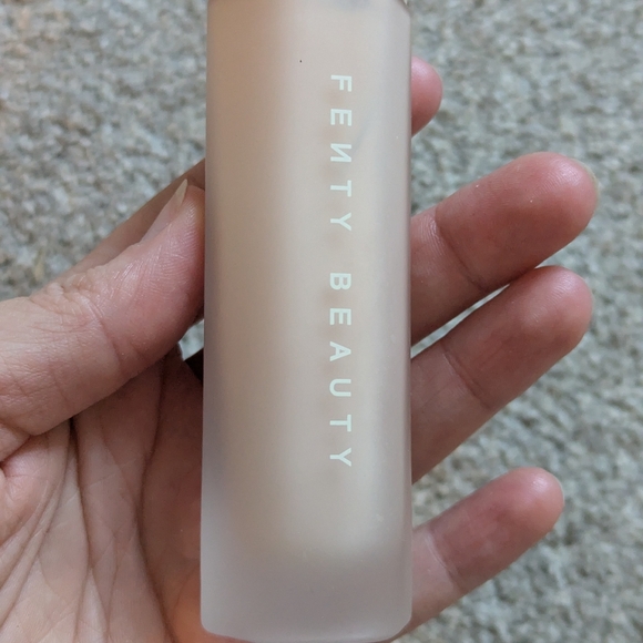 FENTY BEAUTY Soft Lit Hydrating Longwear Foundation #110 Cool Pink - Picture 2 of 6